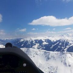 Flugwegposition um 12:04:21: Aufgenommen in der Nähe von Gemeinde Aurach bei Kitzbühel, Aurach bei Kitzbühel, Österreich in 2111 Meter